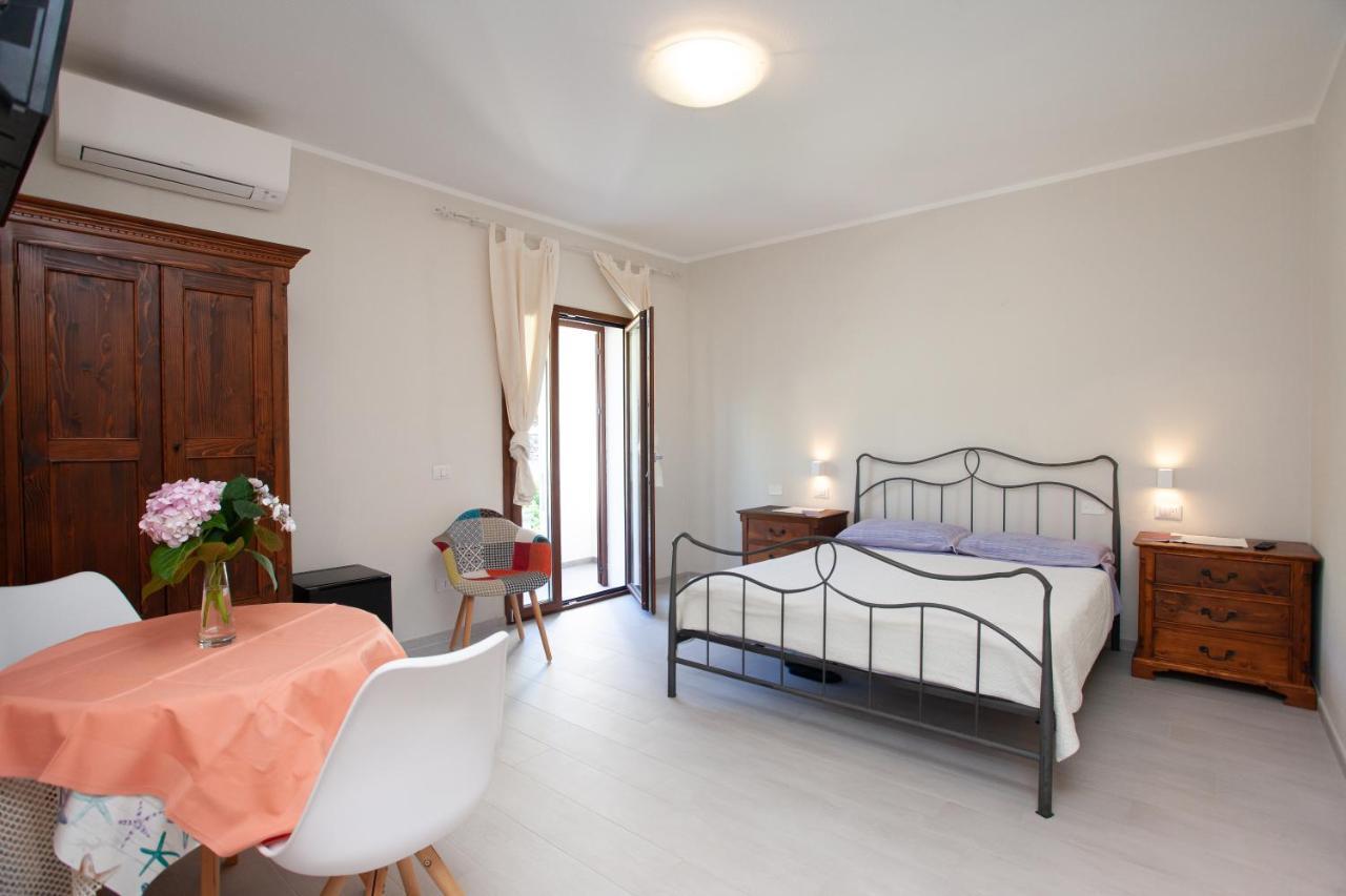 B&B Lu Lioni San Teodoro  Extérieur photo