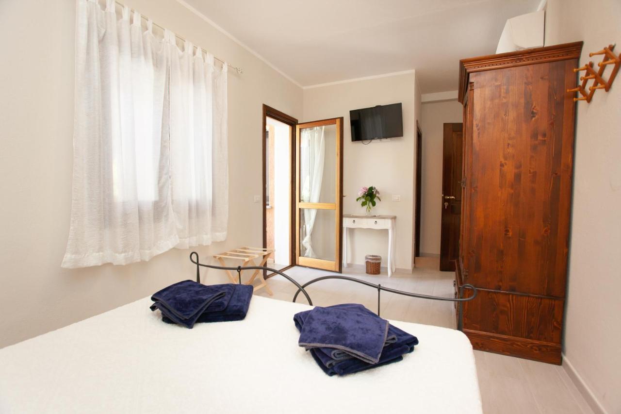 B&B Lu Lioni San Teodoro  Extérieur photo