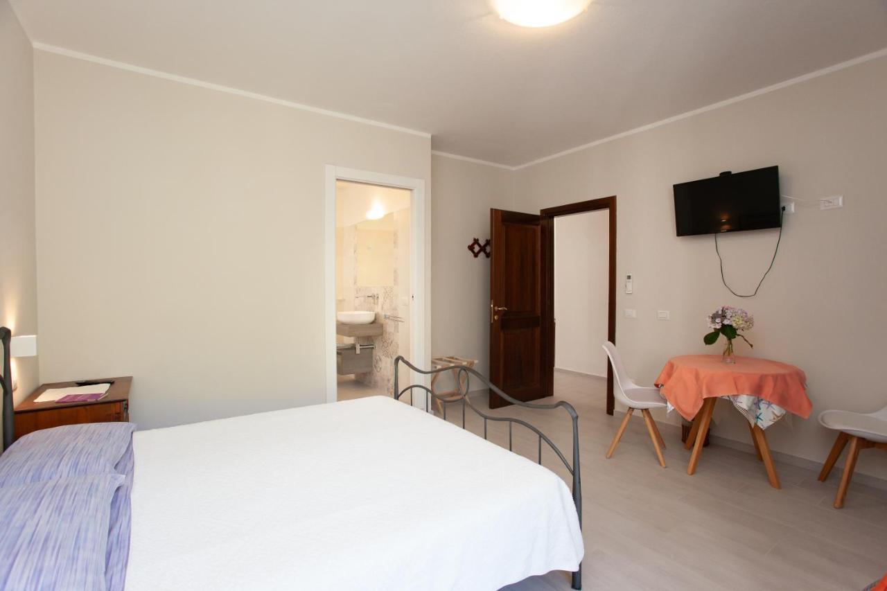 B&B Lu Lioni San Teodoro  Extérieur photo